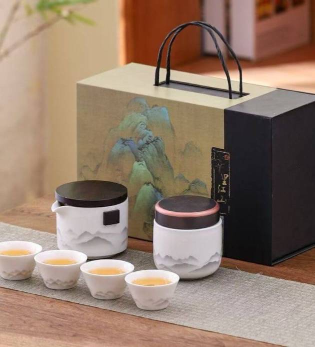 Chinese Kungfu Tea Business Ceremonial Set With Ceramics Cups and Pots