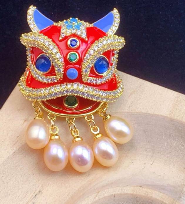 Chinese Traditional Lion Demonstraion Pearl Breastpin